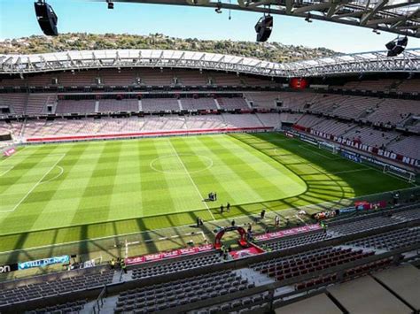 laure raccuzo estadio|Insólito: Graban video para adultos en pleno partido。